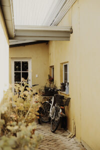 AL RU - Patio w Bikes 2